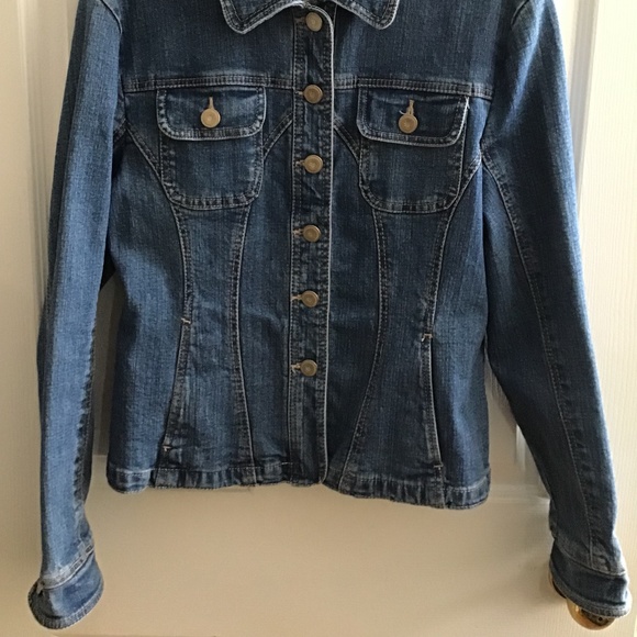 Jean jacket - Picture 1 of 2